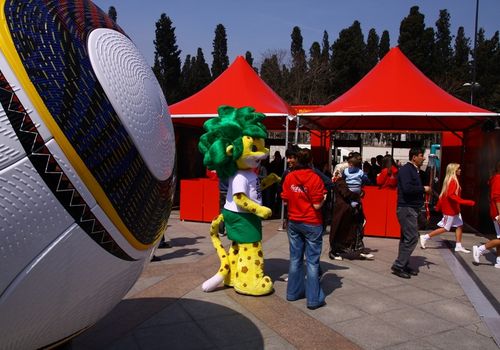 2010 / CEVAHİR AVM'DE COCA COLA ÇADIRLARI / 