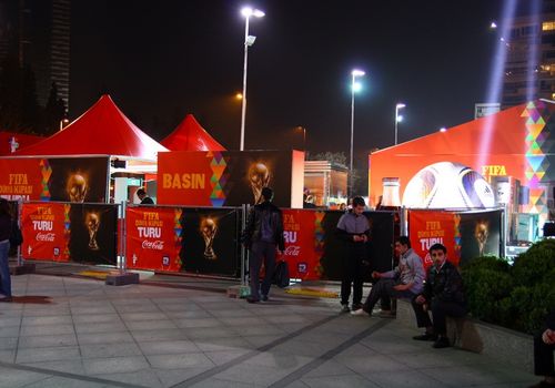 2010 / CEVAHİR AVM'DE COCA COLA ÇADIRLARI / 