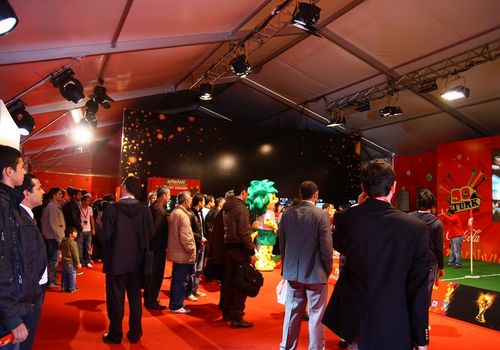 2010 / CEVAHİR AVM'DE COCA COLA ÇADIRLARI / 