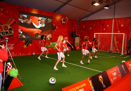 2010 / CEVAHİR AVM'DE COCA COLA ÇADIRLARI / 