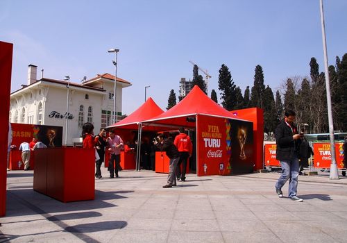 2010 / CEVAHİR AVM'DE COCA COLA ÇADIRLARI / 